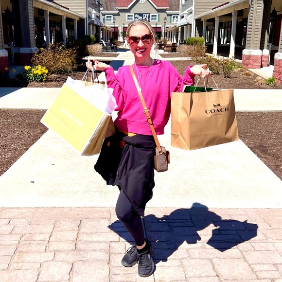 Meet your Posher, Meghan - Picture 12 of 13